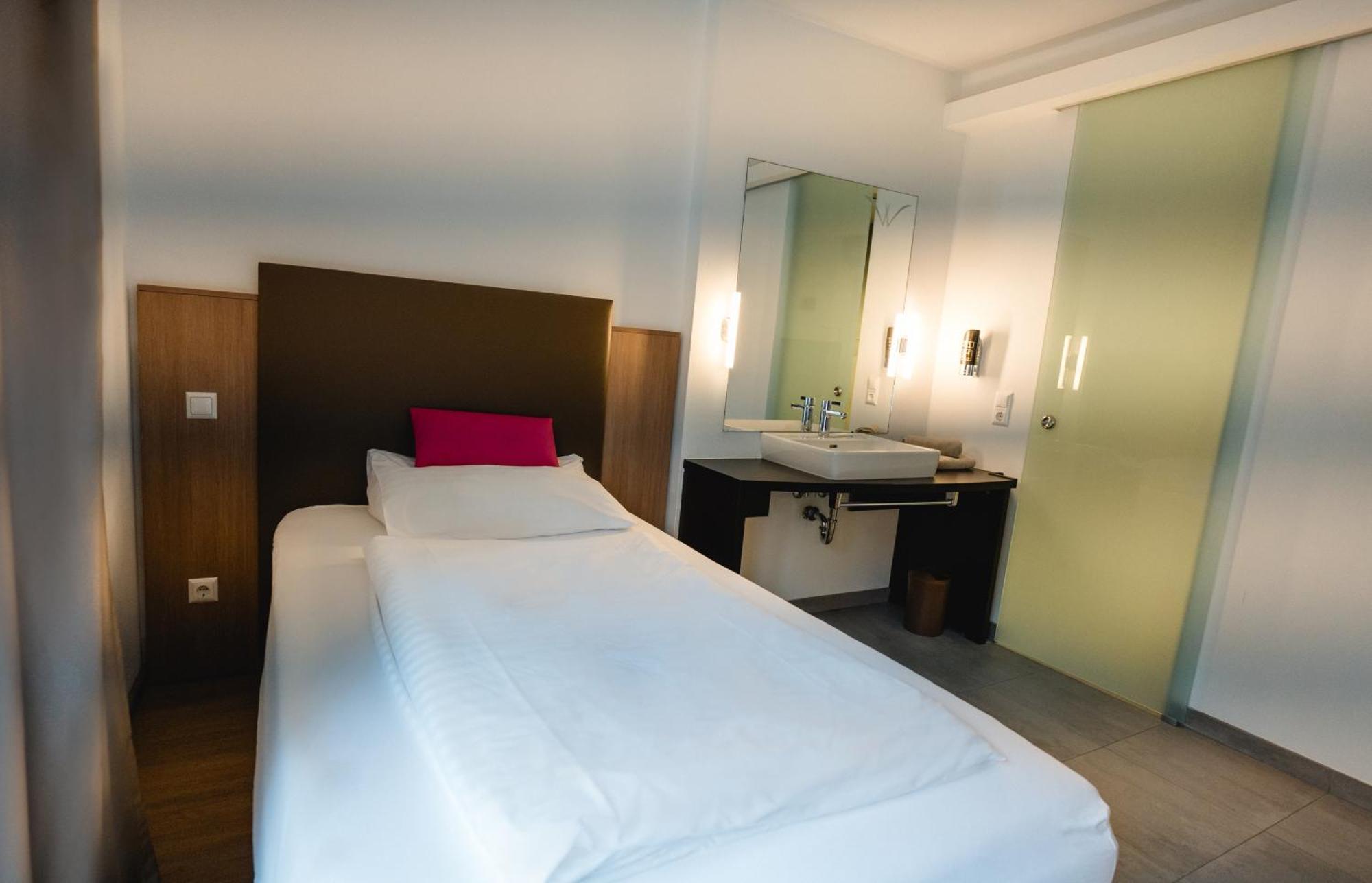 4U Hotel Men Only Hohenthurn Exterior foto